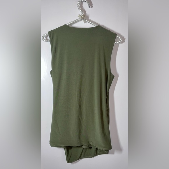 Sleeveless Top - Picture 2 of 3